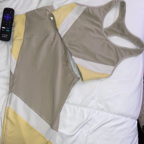 Old navy active wear - Picture 5 of 5